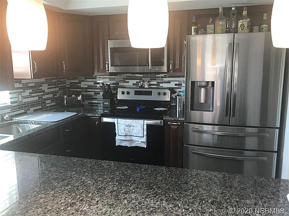 4th image of 28 Blue Heron Ln