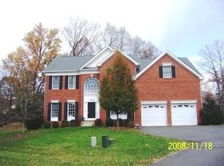 3772 Penderwood Dr, Fairfax, VA 22033