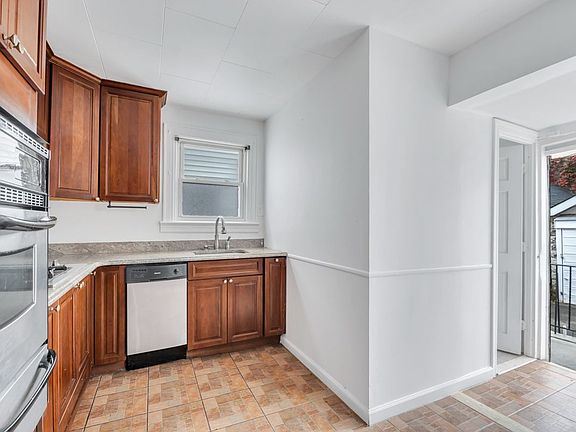 4th image of 7805 62nd St