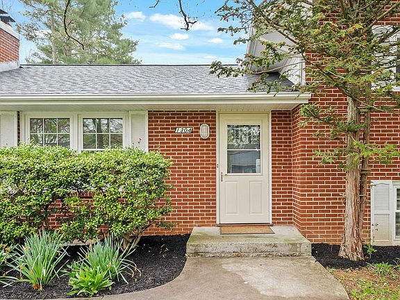 4th image of 1304 Westover Dr
