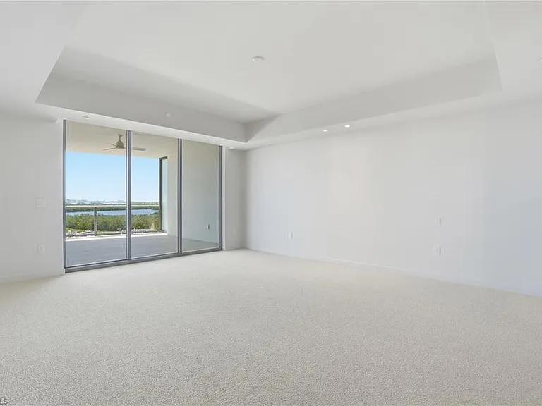 5100 Seagrass Blvd #306 — Photo 6
