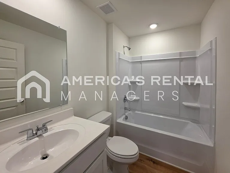 609 Aberdeen Trce — Photo 13
