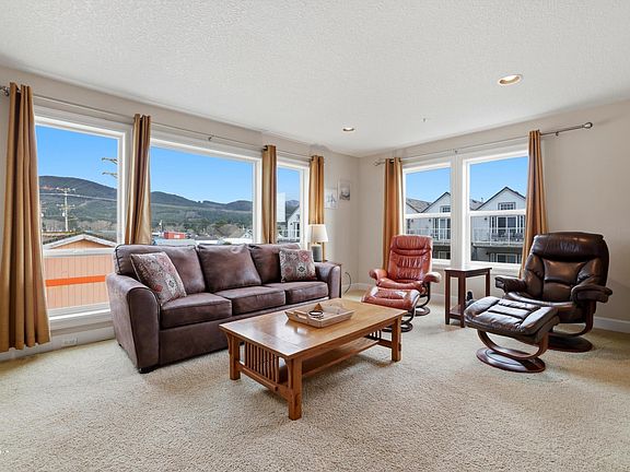 3rd image of 300 N Pacific St Unit 37