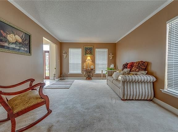 4th image of 235 Goldenwood Dr
