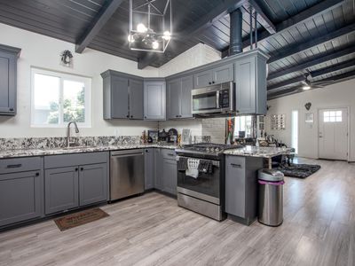 600 W Iris Avenue, Visalia, CA, 93277
