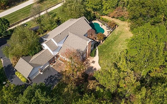 2nd image of 564 Eagles Nest Ct
