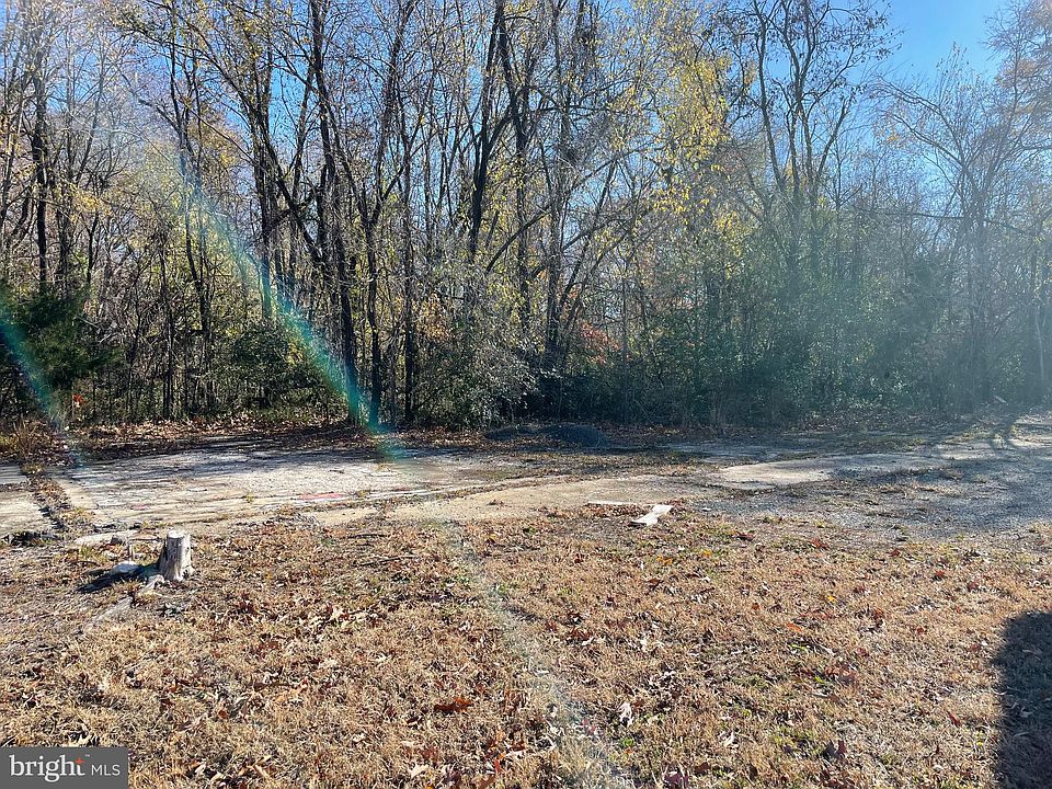 1st image of Cedar Ln