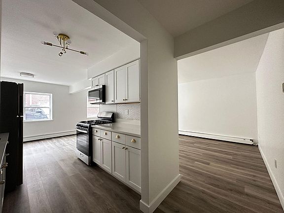 2nd image of 550 Washington Ave #3