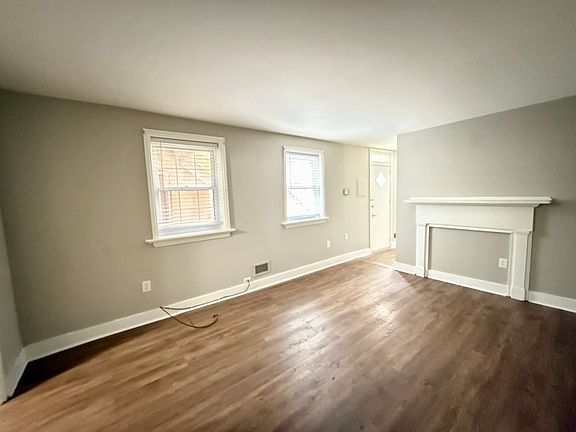 2nd image of 506 W Franklin St #Fc-08