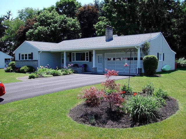 1st image of 122 Eastview Dr