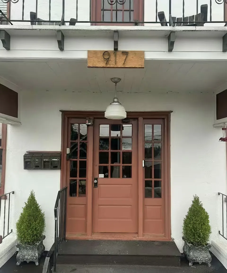 1 bed, 1000 sqft, $2,200 — Photo 1