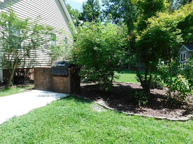300 Taliaferro Ln — Photo 51