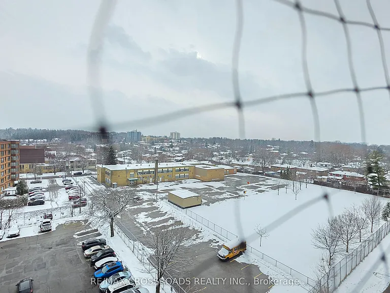 180 Markham Rd #921 — Photo 36