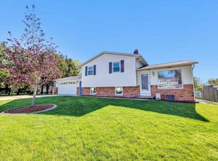 621 Superior Rd, Green Bay, WI 54311