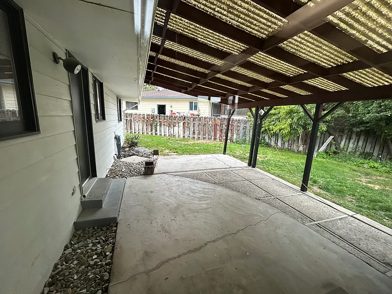 Rainbow Cir — Photo 19