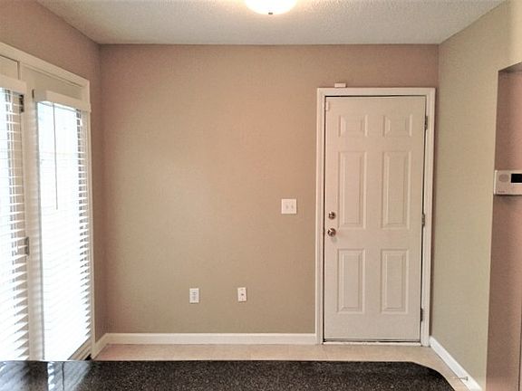 4th image of 205 Boggart Ct