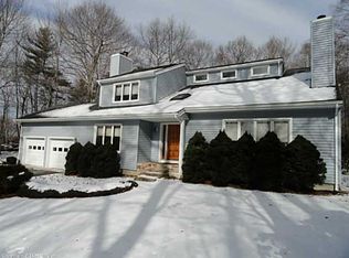 57 Humiston Dr, Bethany, CT 06524