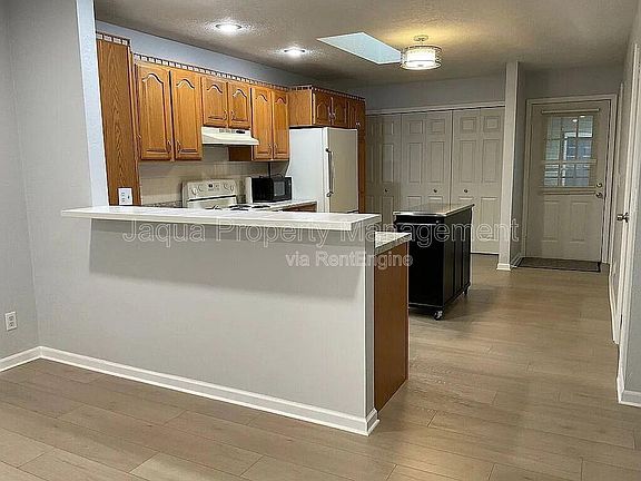 3rd image of 239 Lovell St #237