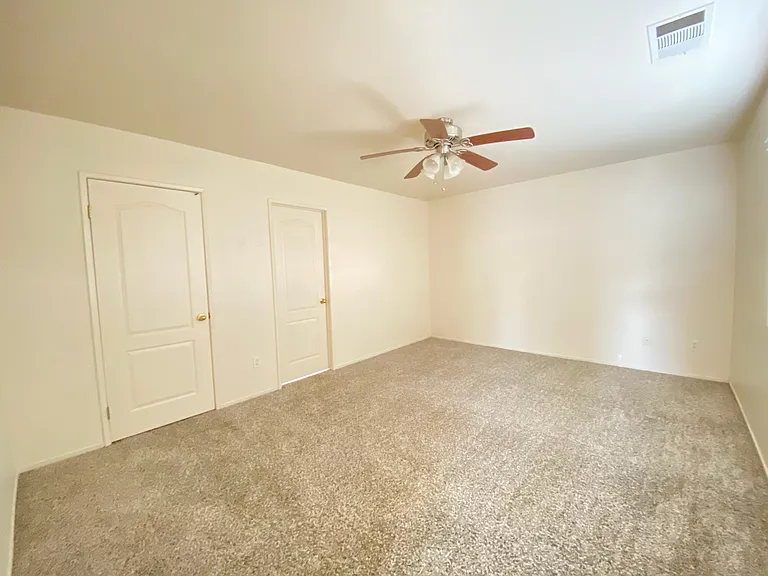 10200 Pyramid Peak Dr — Photo 11