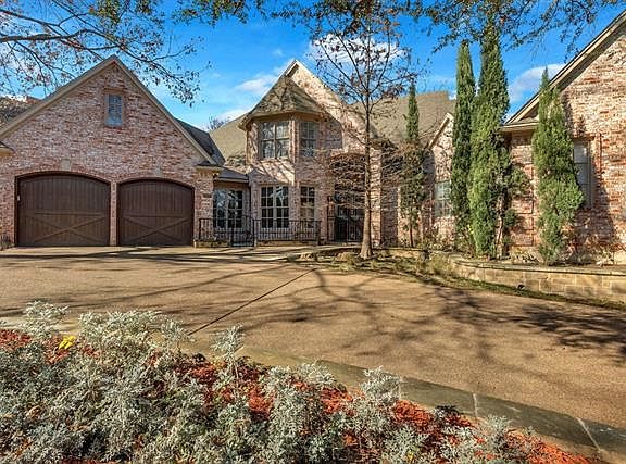 3rd image of 14949 Oaks North Dr