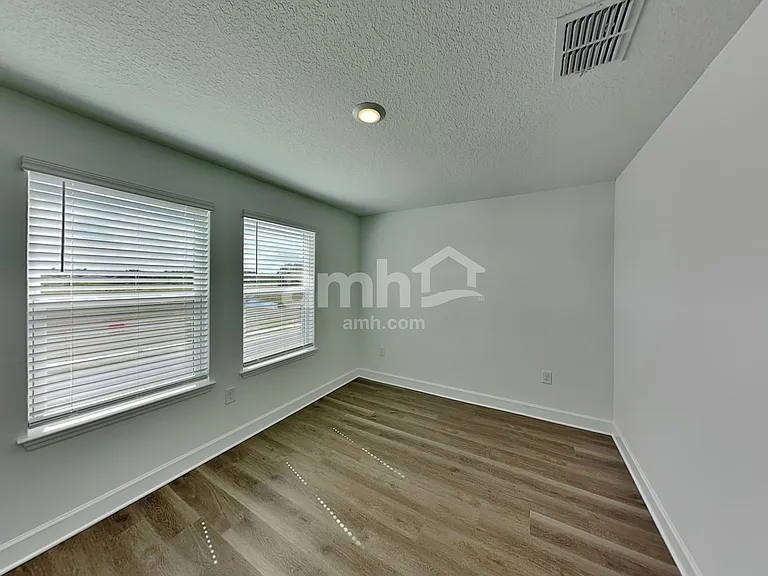 3217 Muscatine Ave — Photo 15