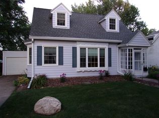 710 Olive St, Cedar Falls, IA 50613