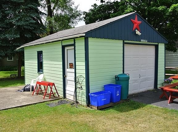 2nd image of 213 Kendall Pl