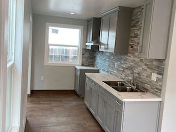 2nd image of 1411-1413 E 53rd St #1411-1/4