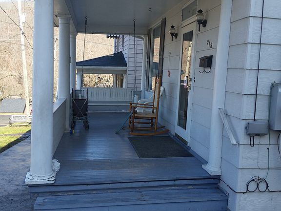 2nd image of 213 6th Ave