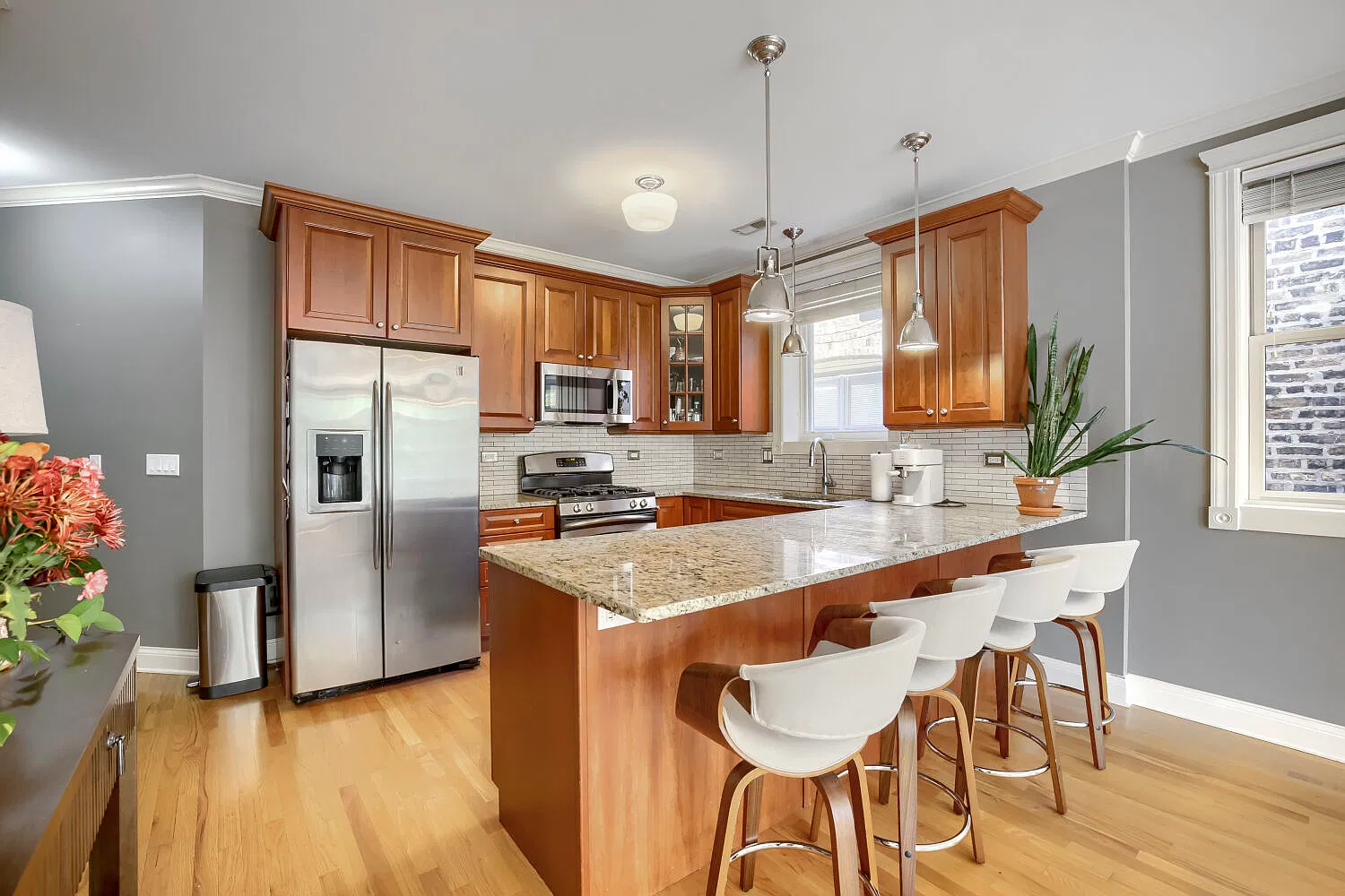 3 bed, 1400 sqft, $3,600 — Photo 4
