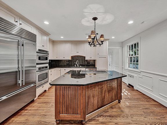 4th image of 3052 Poplar Ln SW