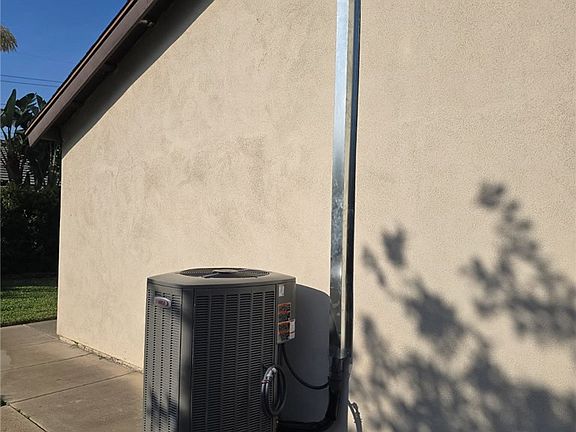 5th image of 1110 Burns Ave