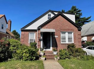 119-18 233rd St, Cambria Heights, NY 11411