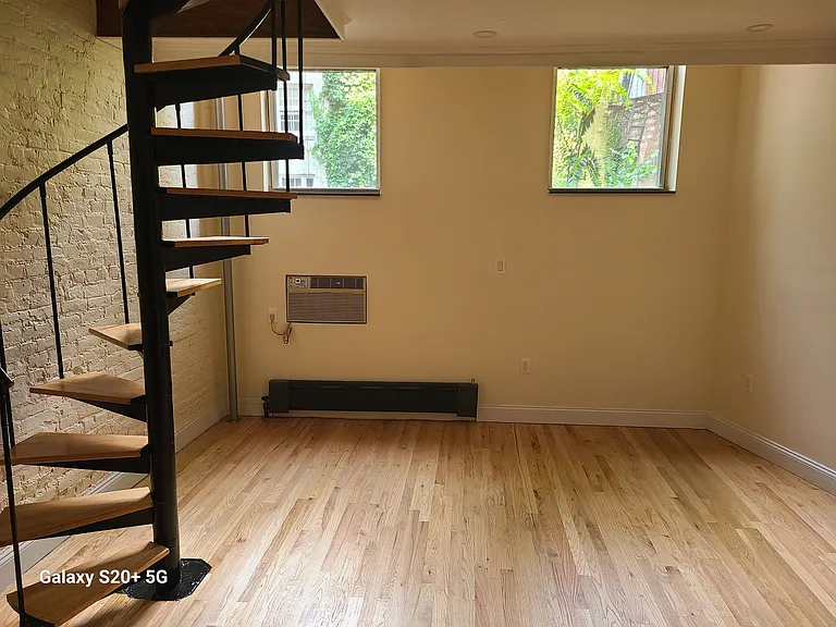 70 Barrow St #2RE — Photo 4