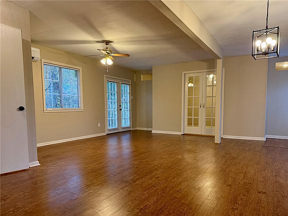 2nd image of 1800 Shadowwood Dr #B
