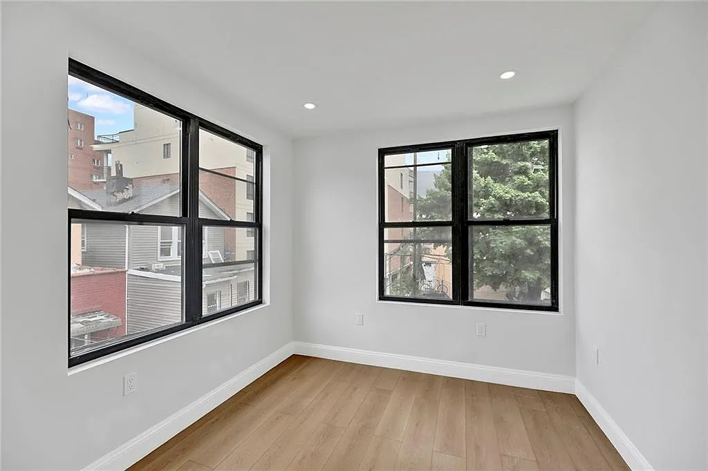 2 bed, 1.0 bath, 400 sqft, $2,500 — Photo 4