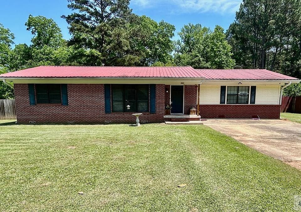 1st image of 209 Leslie Ln