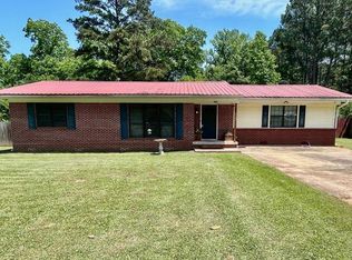 209 Leslie Ln, Atlanta, TX 75551