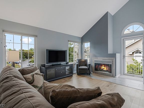 4th image of 90 Birchwood Road