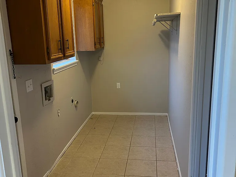 441 Avenue B — Photo 6