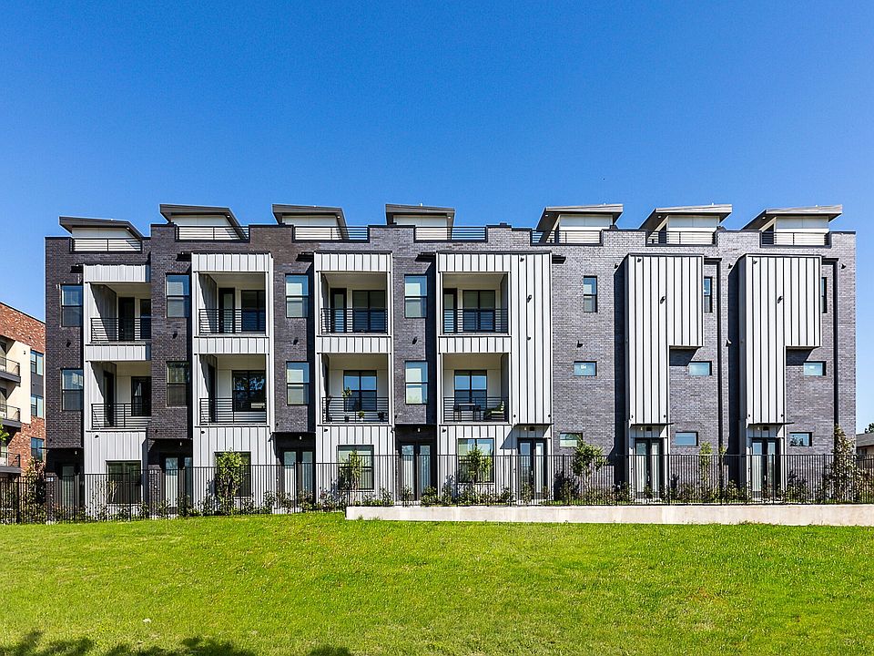 1st image of 1813 Park Ave #207