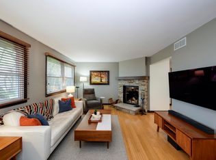 5902 Roosevelt St, Middleton, WI 53562