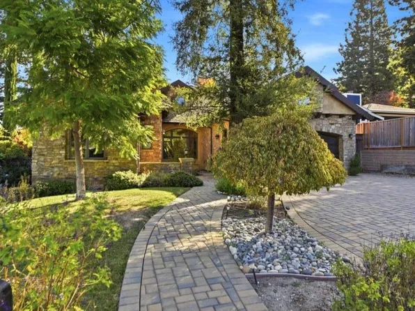 118 Dover St, Los Gatos, CA 95032