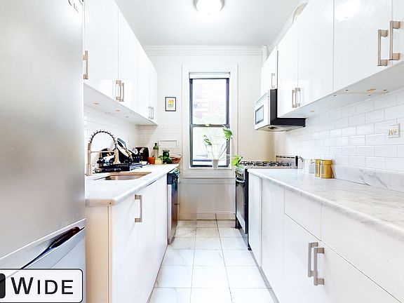 4th image of 176 E 3rd St APT 3G