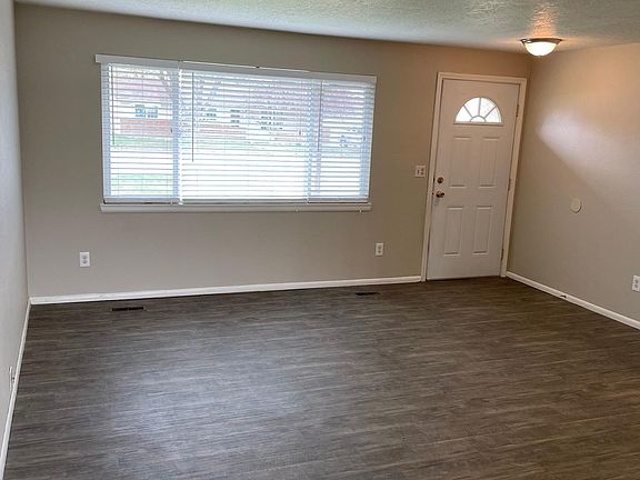 3rd image of 9169 W Austin St