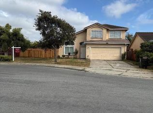 1380 Mazatlan St, Salinas, CA 93905