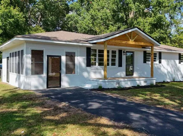101 Skyland Dr, Belton, SC 29627