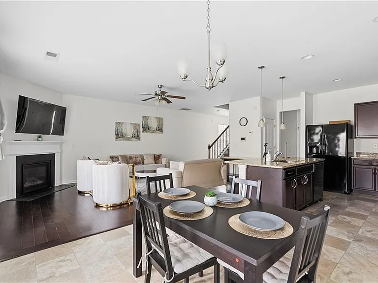 565 Dasheill Ln — Photo 7