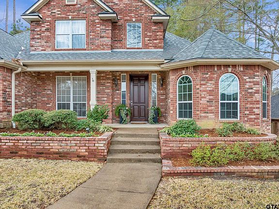 3rd image of 1221 Ashwood Dr
