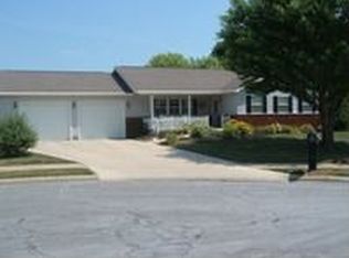 682 Fairlawn Dr, Circleville, OH 43113